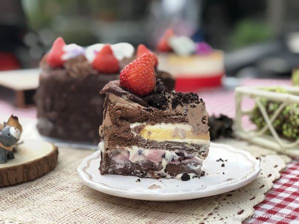 旅禾 泡芙之家：台中美食│旅禾 泡芙之家〃台中生日蛋糕推薦!!價格親民又好吃，現在還有推出母親節蛋糕優惠唷～