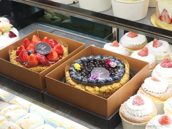 旅禾 泡芙之家：台中美食│旅禾 泡芙之家〃台中生日蛋糕推薦!!價格親民又好吃，現在還有推出母親節蛋糕優惠唷～