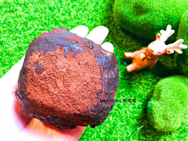 【台中 西區】旅禾 泡芙之家👉真的好吃的髒髒包,每日限量出爐,早上11點及下午3點,想吃就提早出門排隊去吧!價格也真的是很親民,一個40元不到^^