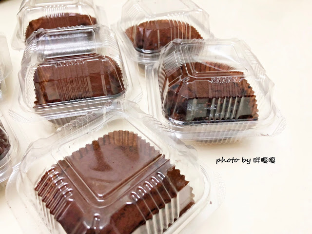 【台中 西區】旅禾 泡芙之家👉真的好吃的髒髒包,每日限量出爐,早上11點及下午3點,想吃就提早出門排隊去吧!價格也真的是很親民,一個40元不到^^