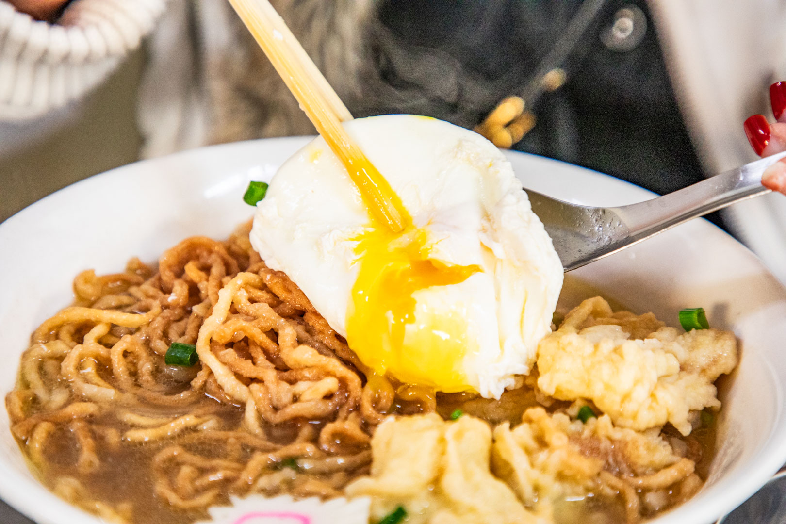 高CP值霸主！醇涎坊古早味鍋燒意麵～台南人大排長龍的銅板美食
