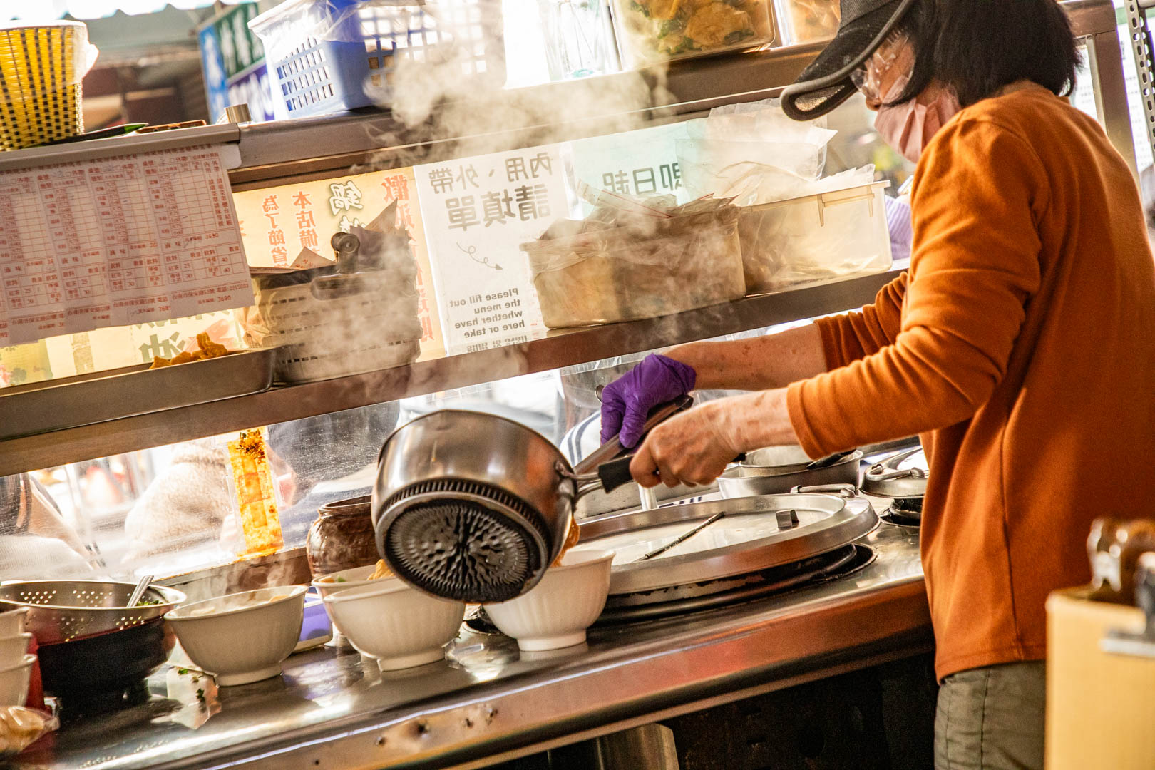 高CP值霸主！醇涎坊古早味鍋燒意麵～台南人大排長龍的銅板美食