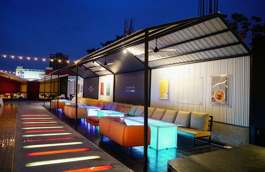 [高雄]海洋微光Ocean Light-都市秘境紅燈塔夜景~高雄最浪漫景觀餐廳 - 美食好芃友