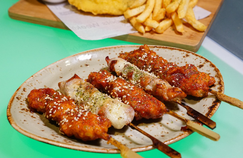 [高雄]海洋微光Ocean Light-都市秘境紅燈塔夜景~高雄最浪漫景觀餐廳 - 美食好芃友