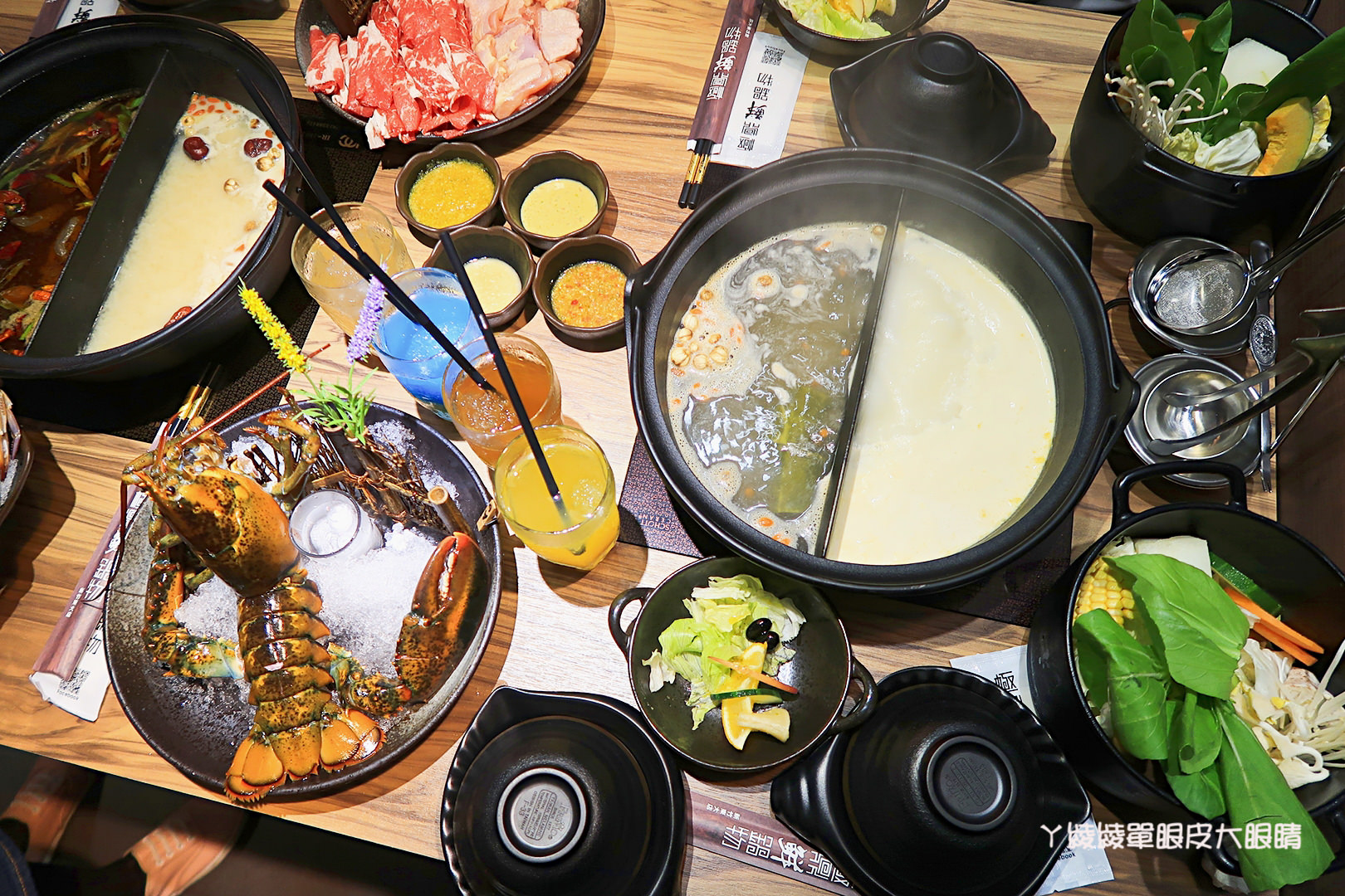 新竹火鍋推薦極鼎鮮鍋物!活跳跳的波士頓龍蝦自己撈,大肉盤吃到不要不要,巨城附近新開幕東大路上火鍋
