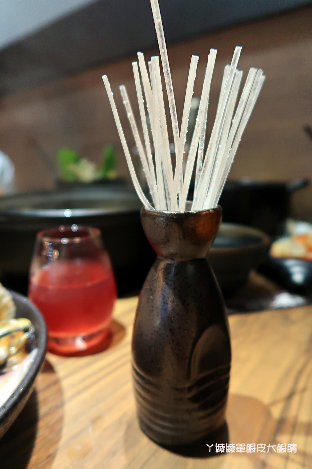 新竹火鍋推薦極鼎鮮鍋物!活跳跳的波士頓龍蝦自己撈,大肉盤吃到不要不要,巨城附近新開幕東大路上火鍋