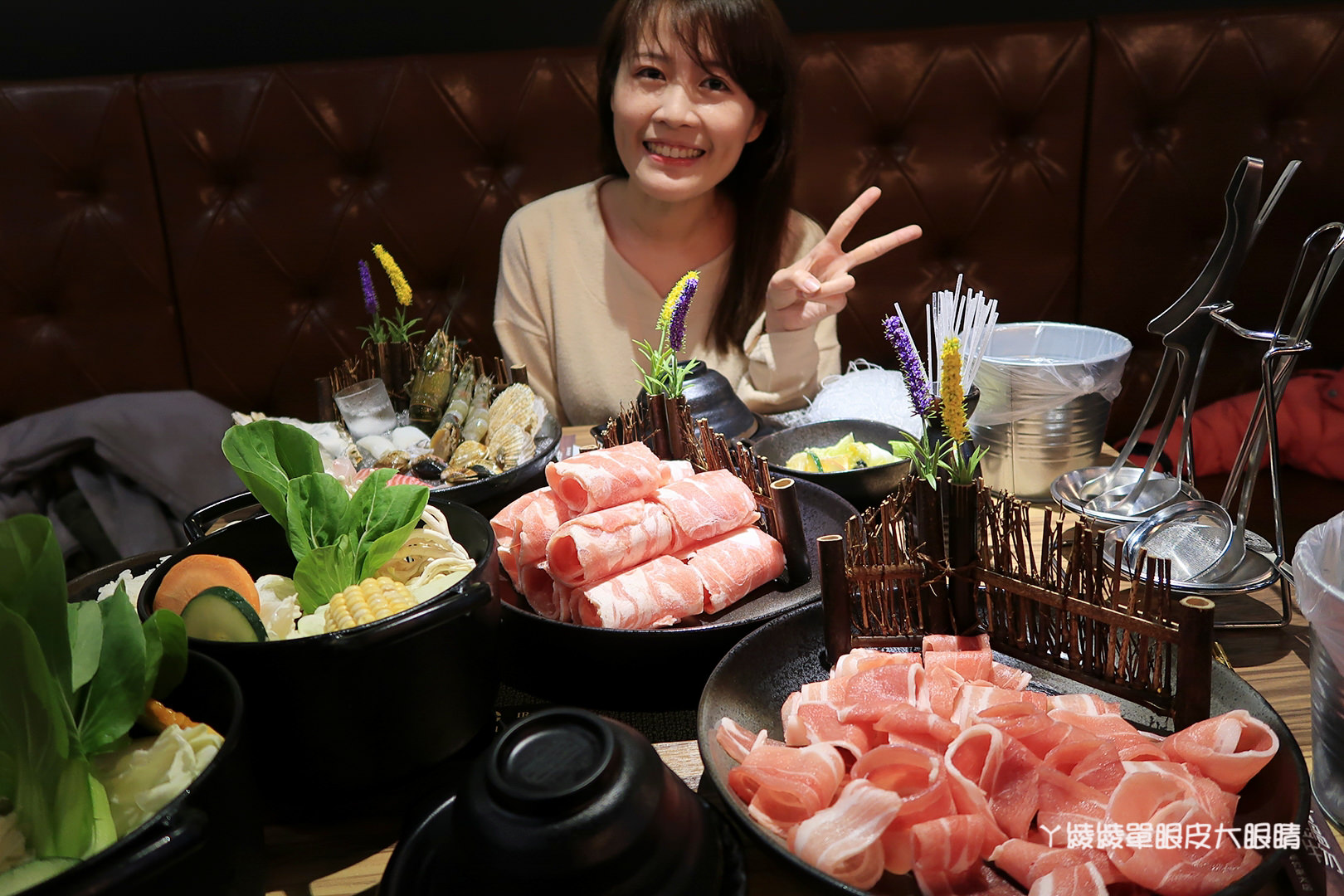 新竹火鍋推薦極鼎鮮鍋物！活跳跳的波士頓龍蝦自己撈，大肉盤吃到不要不要，巨城附近新開幕東大路上火鍋