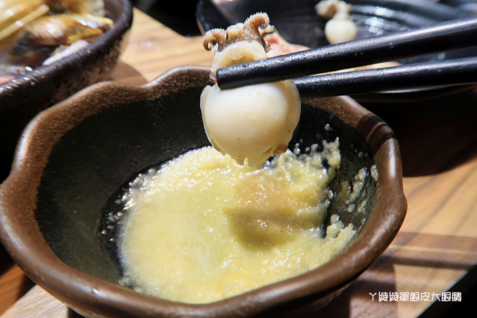 新竹火鍋推薦極鼎鮮鍋物!活跳跳的波士頓龍蝦自己撈,大肉盤吃到不要不要,巨城附近新開幕東大路上火鍋