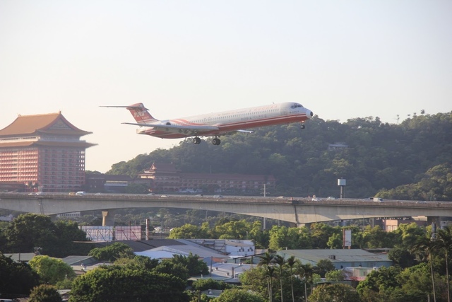 LRG_IMG_5872 (1).JPG - 台北華山展+看飛機