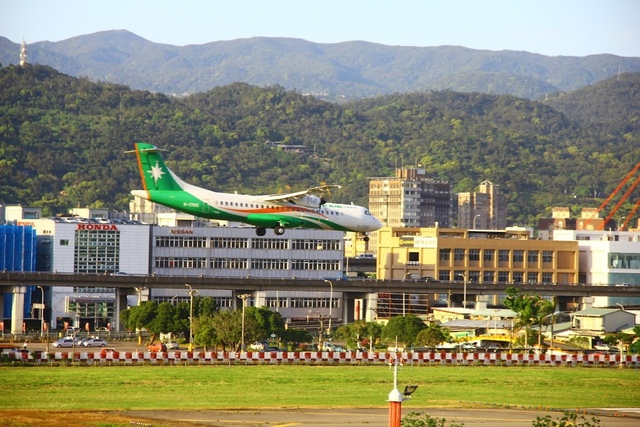 LRG_IMG_5906.JPG - 台北華山展+看飛機