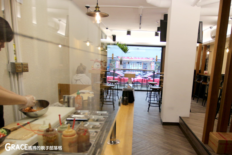  gogoroll-大直日式料理美食推薦-家庭式餐廳-日本壽司墨西哥捲-日式丼飯炸物-壽司捲餅-夏威夷丼飯-日式丼飯-實踐大學學生商圈-大直圖書館附進-近大直捷運站1號出口-免費外送-斜角巷桌遊店1樓-台灣旅遊美食親子部落客grace媽媽的親子部落格