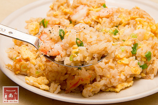 芳榮米廠：【臺南美食】花現臺南越光米，千人於木棉花道手作長壽司~臺南越光米(臺南16號品種)