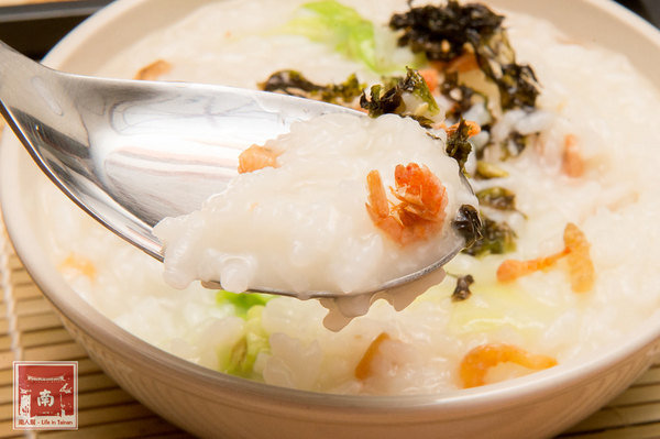 芳榮米廠：【臺南美食】花現臺南越光米，千人於木棉花道手作長壽司~臺南越光米(臺南16號品種)