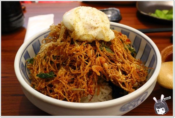 箸福 手作壽司丼飯：[食記]►高雄鳳山區◄箸福•手作壽司丼飯－喜歡吃丼飯跟壽司的朋友們有福啦～櫻花蝦季當道，快來嚐鮮XD