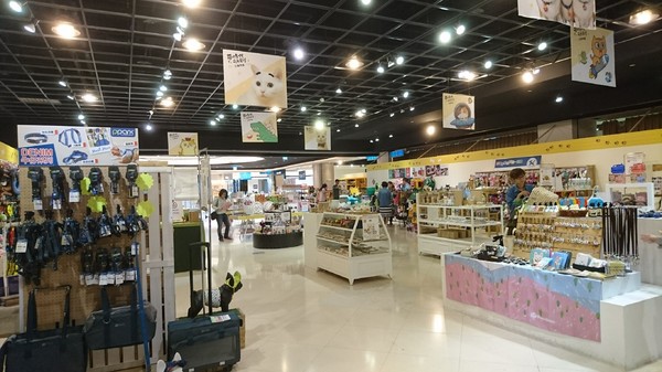 萌系星球 汪喵特展：高雄夢時代~萌系星球 汪喵特展~鏟屎官必逛~多種趣味體驗~可愛貓狗陪伴~好拍到嫑嫑~免費展覽錯過可惜~
