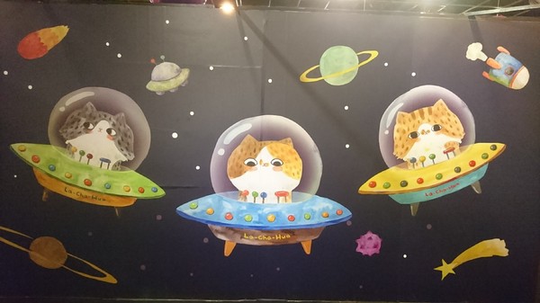 萌系星球 汪喵特展：高雄夢時代~萌系星球 汪喵特展~鏟屎官必逛~多種趣味體驗~可愛貓狗陪伴~好拍到嫑嫑~免費展覽錯過可惜~