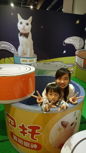 萌系星球 汪喵特展：高雄夢時代~萌系星球 汪喵特展~鏟屎官必逛~多種趣味體驗~可愛貓狗陪伴~好拍到嫑嫑~免費展覽錯過可惜~