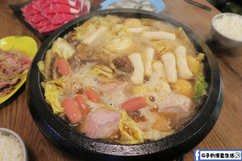 新莊老地方自助石頭火鍋-超豐富的料,滾一下