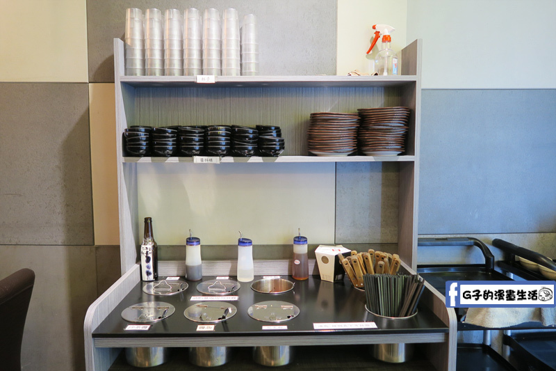 新莊老地方自助石頭火鍋-調味醬.餐具自取