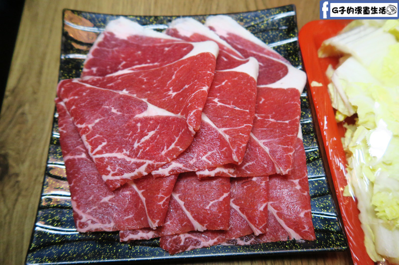 新莊老地方自助石頭火鍋-8盎司肉品-沙朗牛