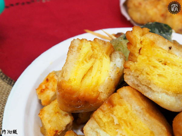 炸沏販： 炸沏販炸食專門，朝陽科大人氣美食，雞排酥脆入味，蔬菜選擇性多，好多人排隊阿～