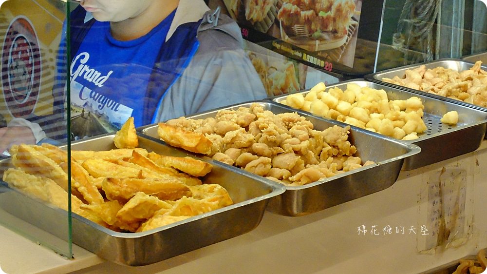 台中雞排推薦!炸沏販炸食專門店脆皮雞排超啾西,還有四種口味可以選喔!