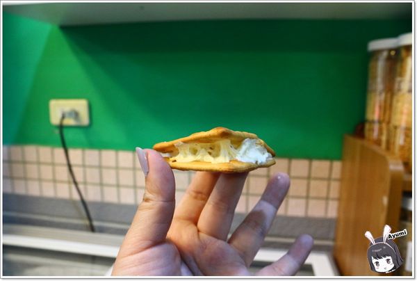 萬客香伴手禮:♥嘉義阿里山伴手禮♥來萬客香免費吃手工牛軋餅喝咖啡、推薦必買:牛軋餅/椰子球,旁邊還有天長地久橋,快來阿里山好玩又好吃喔~