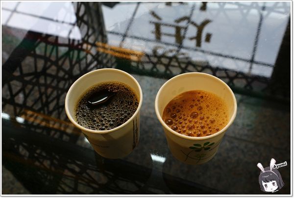 萬客香伴手禮:♥嘉義阿里山伴手禮♥來萬客香免費吃手工牛軋餅喝咖啡、推薦必買:牛軋餅/椰子球,旁邊還有天長地久橋,快來阿里山好玩又好吃喔~