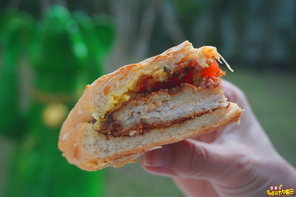 Art Lynn 無己之凡生活空間：三義美食景點特色餐廳》無己之凡生活空間菜單價位大公開！與變形金剛來個秘密約會的特色文創餐廳～苗栗三義必吃美食小吃餐廳推薦。