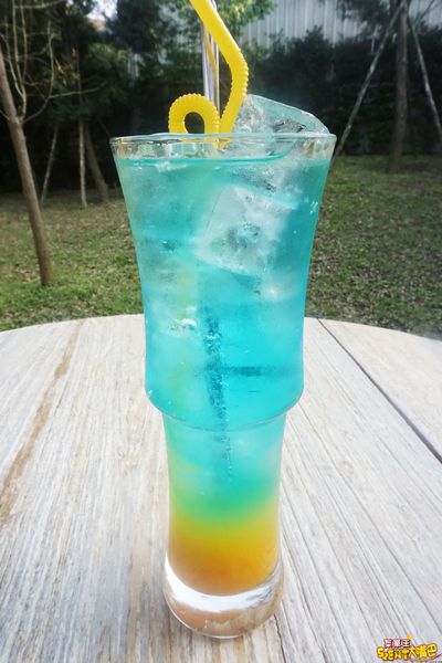 Art Lynn 無己之凡生活空間：三義美食景點特色餐廳》無己之凡生活空間菜單價位大公開！與變形金剛來個秘密約會的特色文創餐廳～苗栗三義必吃美食小吃餐廳推薦。