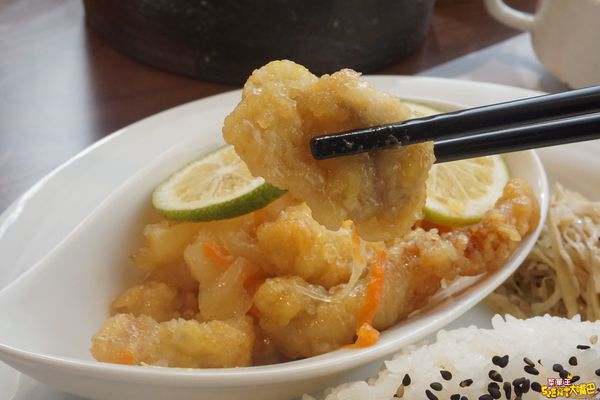 Art Lynn 無己之凡生活空間：三義美食景點特色餐廳》無己之凡生活空間菜單價位大公開！與變形金剛來個秘密約會的特色文創餐廳～苗栗三義必吃美食小吃餐廳推薦。