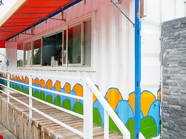 Art Lynn 無己之凡生活空間：Art Lynn 無己之凡生活空間-苗栗三義世外桃源  環保藝術在這邊體現  諾大的空間除了用餐還有許多藝術品可以欣賞