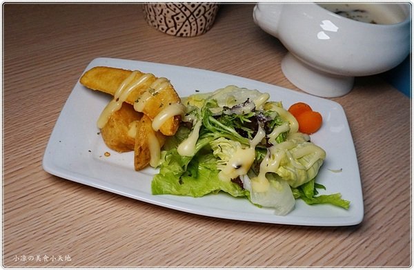 咖司果Kasgo：台中北屯』Kasgo咖司果║崇德路複合式美食，獨創火山麻辣龍蝦、牛排義大利麵，小資族的最愛~