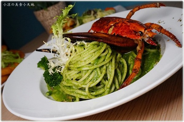 咖司果Kasgo：台中北屯』Kasgo咖司果║崇德路複合式美食，獨創火山麻辣龍蝦、牛排義大利麵，小資族的最愛~