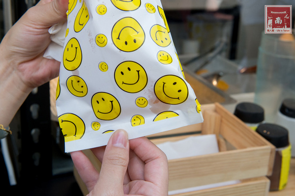 台灣番薯丸-手作地瓜球(正興店):【台南中西區】正興街|全台首創淋醬地瓜球|七種搖搖粉|抹茶新口味~台灣番薯丸-手作地瓜球(正興店)