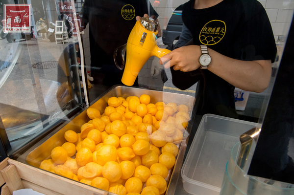 台灣番薯丸-手作地瓜球(正興店):【台南中西區】正興街|全台首創淋醬地瓜球|七種搖搖粉|抹茶新口味~台灣番薯丸-手作地瓜球(正興店)
