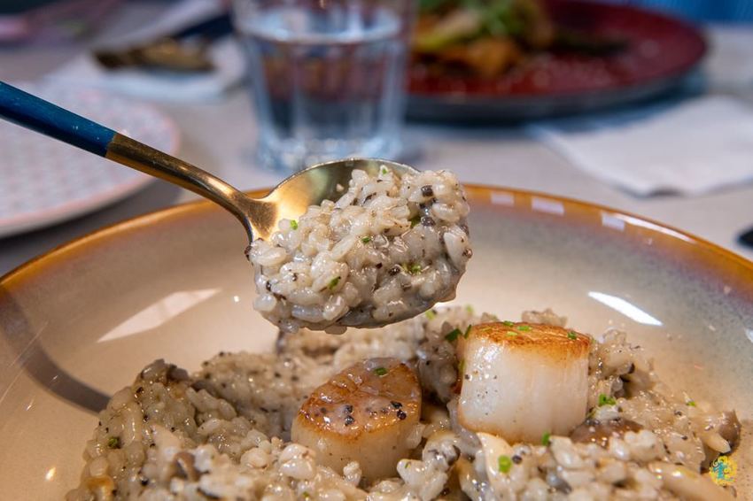 大直美食》棧 F.M.L Cafe 花樣拿鐵 - 夢幻浪漫的花草森林 視覺系設計的 FML Cafe - 時空幻境 凌雲江海清