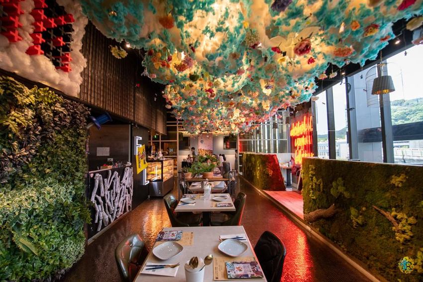 大直美食》棧 F.M.L Cafe 花樣拿鐵 - 夢幻浪漫的花草森林 視覺系設計的 FML Cafe - 時空幻境 凌雲江海清