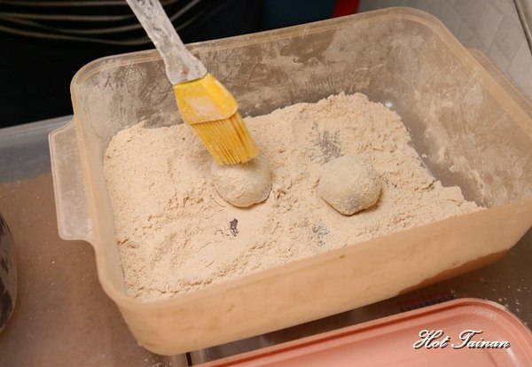 西螺祖傳麻糬大王冰上冰(西螺中山店)：【雲林美食】西螺在地綿蜜好滋味，吃一口源自於家的感覺：麻糬大王