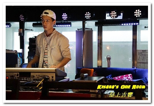 皇上吉饗極品唐風燒肉:忠孝敦化居酒屋吃到飽.現場DJ+燈光秀,唐風燒烤與日台甜品的饗宴──皇上吉饗