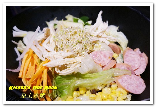 皇上吉饗極品唐風燒肉:忠孝敦化居酒屋吃到飽.現場DJ+燈光秀,唐風燒烤與日台甜品的饗宴──皇上吉饗