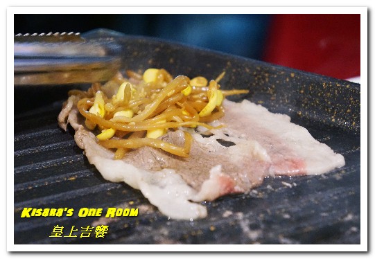 皇上吉饗極品唐風燒肉:忠孝敦化居酒屋吃到飽.現場DJ+燈光秀,唐風燒烤與日台甜品的饗宴──皇上吉饗