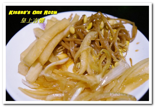 皇上吉饗極品唐風燒肉:忠孝敦化居酒屋吃到飽.現場DJ+燈光秀,唐風燒烤與日台甜品的饗宴──皇上吉饗