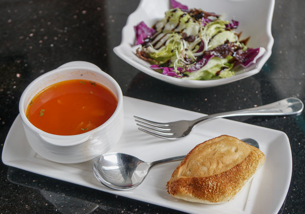 [高雄]秘蜜基地Bestie ltalian-萌萌高跟鞋主題!網美打卡超夯義大利餐廳 - 美食好芃友