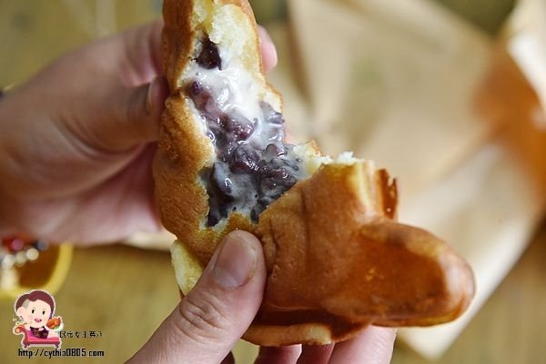 桃園中壢美食-犬首燒-台南超夯甜點來中壢，想吃一定要早點來排隊，IG熱門拍照甜點 @民宿女王芽月-美食.旅遊.全台趴趴走