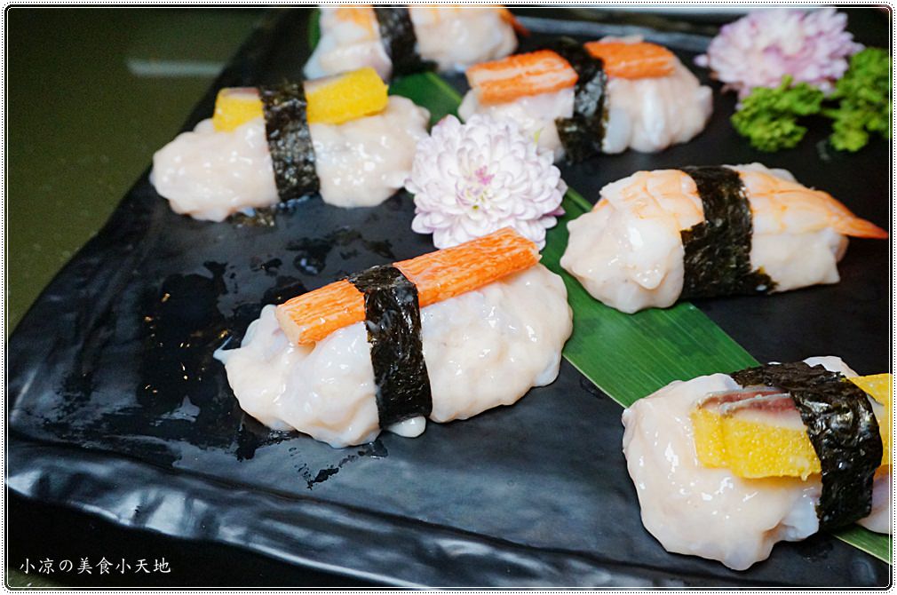 台中火鍋推薦』哈波火鍋 濕式熟成冷藏肉專門║水草燈工業風，另類棉花糖壽喜鍋、握壽司入火鍋？生猛海鮮活跳跳上桌！ - 小凉的美食小天地