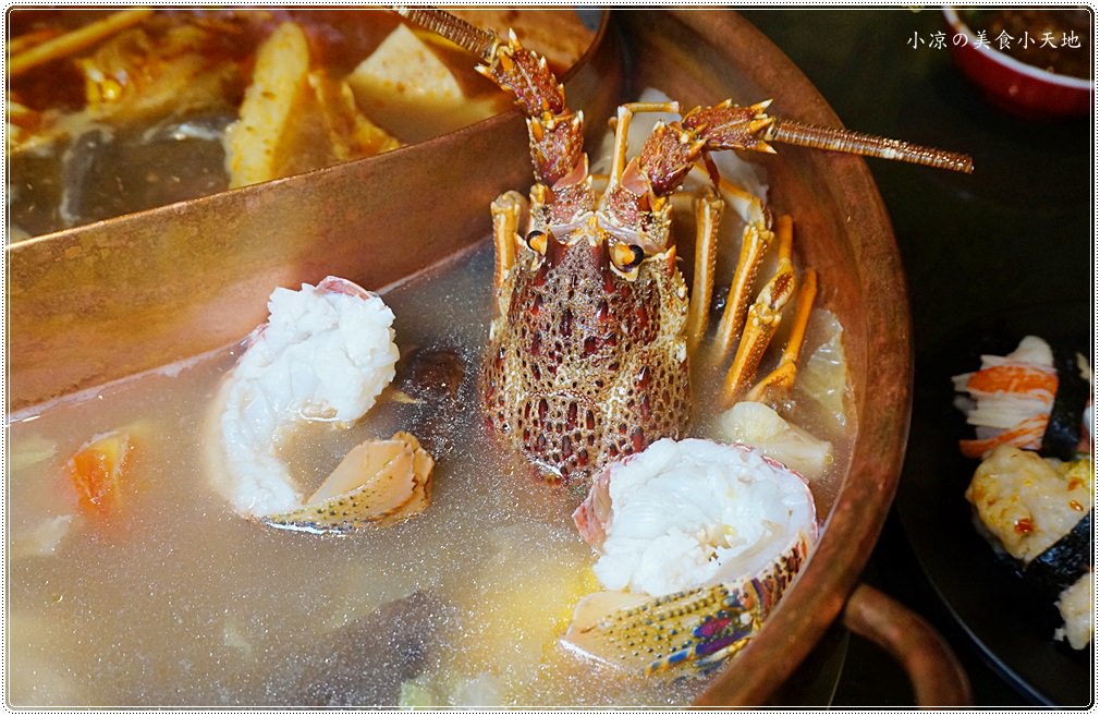 台中火鍋推薦』哈波火鍋 濕式熟成冷藏肉專門║水草燈工業風，另類棉花糖壽喜鍋、握壽司入火鍋？生猛海鮮活跳跳上桌！ - 小凉的美食小天地