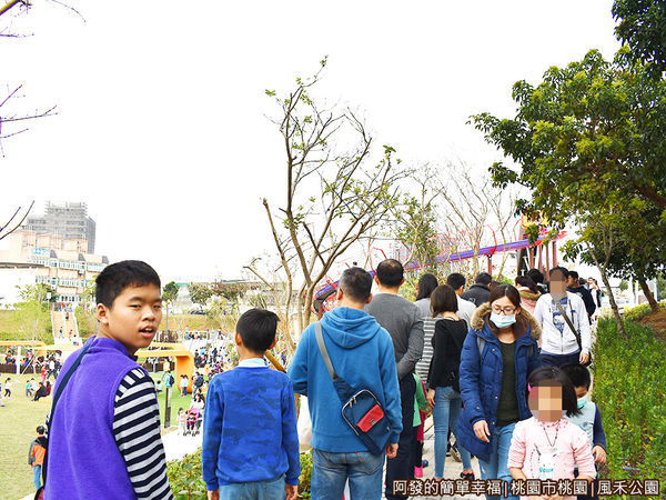 鳳禾公園10-排隊.JPG