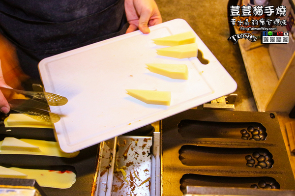 荳荳貓手燒:荳荳貓手燒【八德美食】|桃園八德興仁花園夜市的乳烙牽絲人氣美食。