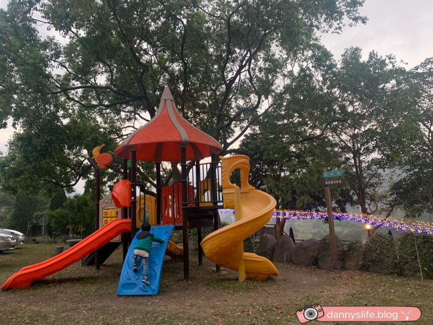 落羽松、櫻花、螢火蟲、繡球花到楓葉,一年四季都有不同自然風景的溫泉度假村。苗栗南庄住宿推薦。丹尼的吃喝玩樂~